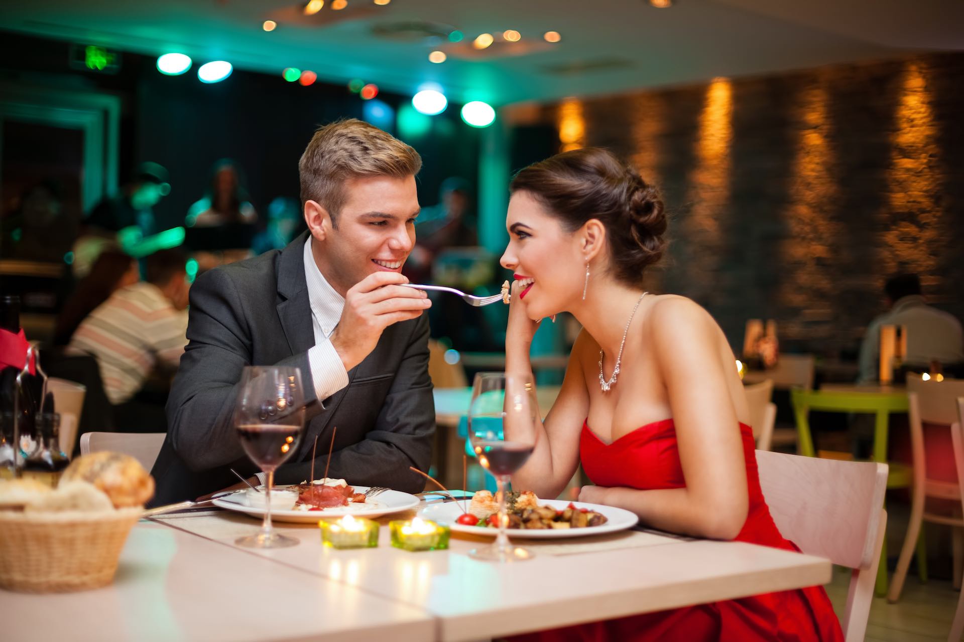 Романтическое свидание в ресторане в Ростове-на-Дону