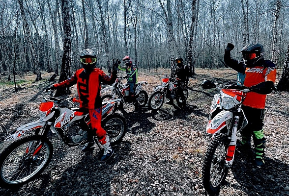 Катание на мотоцикле в Ростове-на-Дону. ULTRA ПОДАРКИ. Купить катание на мотоцикле в Ростове-на-Дону. Попробовав езду на мотоциклах, вы получите порцию адреналина и невероятные эмоции. Сервис: UltraPodarki.ru 8 800 505 95 30.. Катание на мотоцикле в Ростове-на-Дону, прокат мотоциклов Ростов-на-Дону, катание на мотоциклах, прокат мотоцикла, езда на мотоцикле Ростов-на-Дону, езда на мотоцикле, мотопрогулка Ростов-на-Дону, мотопрогулка