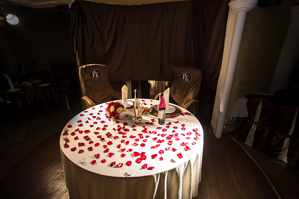 Романтика на ресторан столе