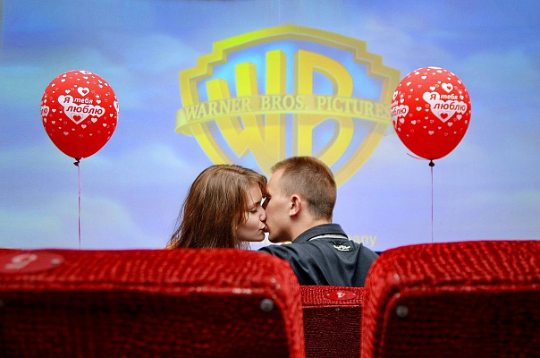 Романтическое свидание в кинотеатре в Ростове-на-Дону. Ultra Подарки. Купить романтическое свидание в кинотеатре в Ростове-на-Дону. Подарите самым близким незабываемые моменты и признайтесь в искренних чувствах. Сервис UltraPodarki.ru 8-800-505-95-30. Романтическое свидание в кинотеатре в Ростове-на-Дону, свидание в Ростове-на-Дону, свидание в кинотеатре, сертификат на свидание в кинотеатре, сертификат на свидание в Ростове-на-Дону, купить свидание, купить свидание Ростов-на-Дону, первое свидание, девушка свидание, хороший кинотеатре, романтический кинотеатре, романтический вечер, романтический ужин, романтические любимому, романтическая музыка