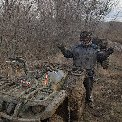 Аренда квадроциклов в Ростове-на-Дону. Подарочные сертификаты Ultra Подарки. Закажите подарочный сертификат на катание на квадроциклах  в Ростове-на-Дону. Недорогой прокат квадроциклов в подарок для мужчин или парней на день рождения и юбилей. Езда на квадроциклах - наслаждение активным отдыхом с друзьями. Сервис UltraPodarki.ru 8 (800) 505 95-30. Квадроцикл, катание на квадроциклах, прокат квадроциклов, езда на квадроцикле, прокат квадроциклов Росто-на-Дону, катание на квадроциклах летом, катание на квадроциклах осенью, катание на квадроциклах зимой, сертификат на катание на квадроциклах
