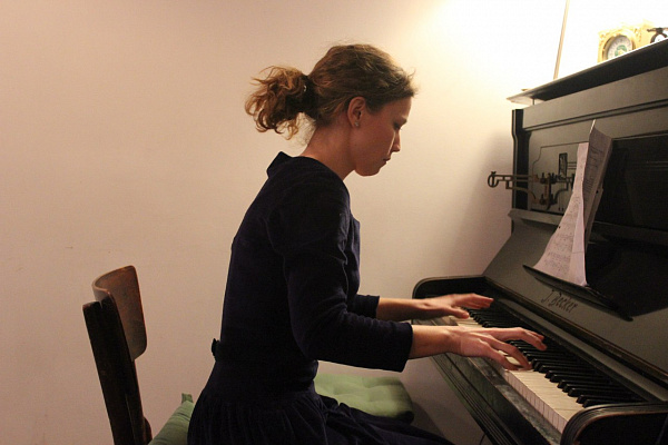 Игра на фортепиано в Ростове-на-Дону. Ultra Подарки. Купить занятия по игре на фортепиано в Ростове-на-Дону. Занятия на фортепиано развивают слух и улучшают работу мозга. Сервис UltraPodarki.ru 8 (800) 505 95 30. Фортепиано Ростов-на-Дону, фортепиано, игра на фортепиано Ростов-на-Дону, игра на фортепиано, обучение фортепиано Ростов-на-Дону, обучение фортепиано, занятия на фортепиано Ростов-на-Дону, занятия на фортепиано
